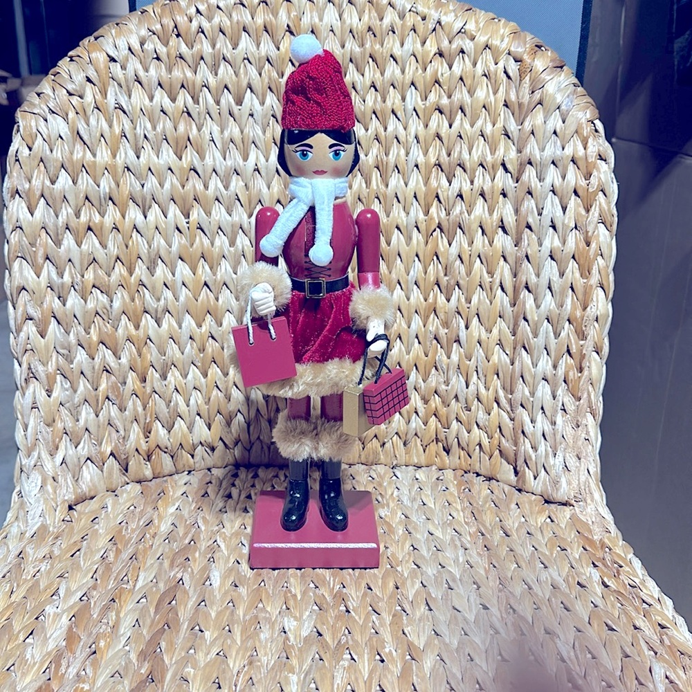 Shopping Nutcracker
